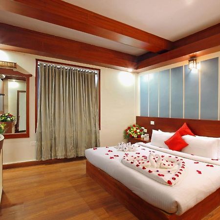 Sreevalsam Residency Kulanada Hotel Tamarakulam ภายนอก รูปภาพ