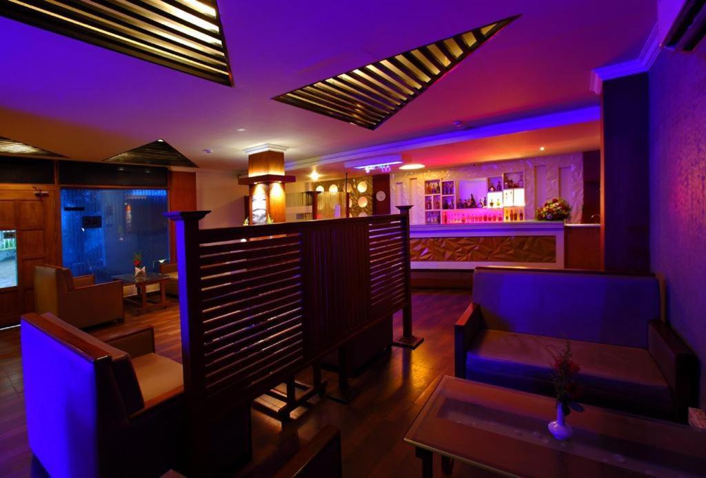 Sreevalsam Residency Kulanada Hotel Tamarakulam ภายนอก รูปภาพ