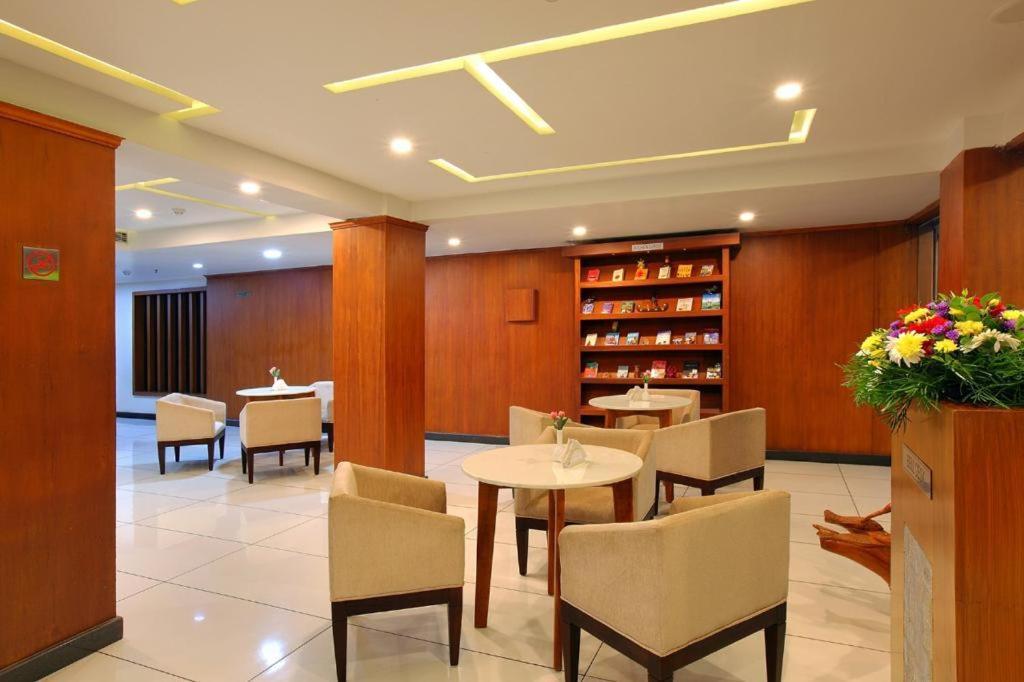 Sreevalsam Residency Kulanada Hotel Tamarakulam ภายนอก รูปภาพ
