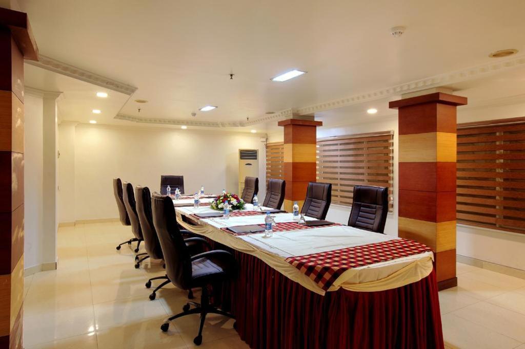 Sreevalsam Residency Kulanada Hotel Tamarakulam ภายนอก รูปภาพ