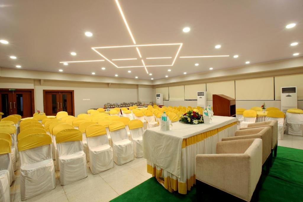 Sreevalsam Residency Kulanada Hotel Tamarakulam ภายนอก รูปภาพ